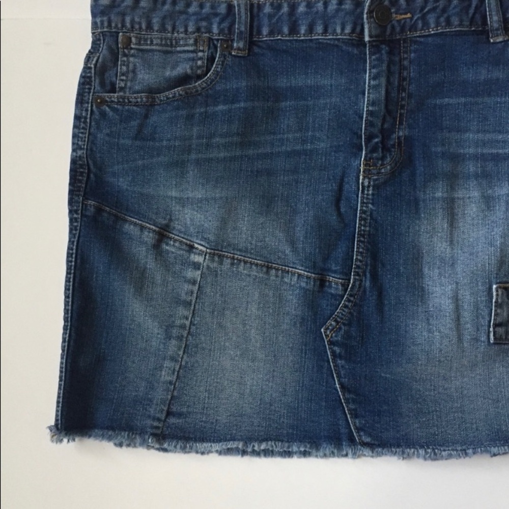 Calvin Klein Mini Jean Skirt Size 33 / 16 - Picture 3 of 8